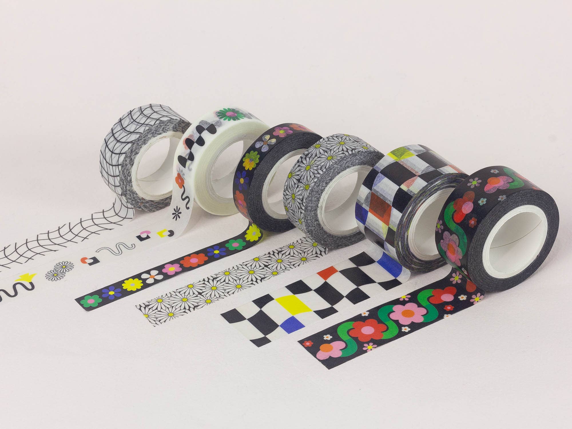 Grid Noir Black and White Wavy Grid Washi Tape – 15mm - Image 4