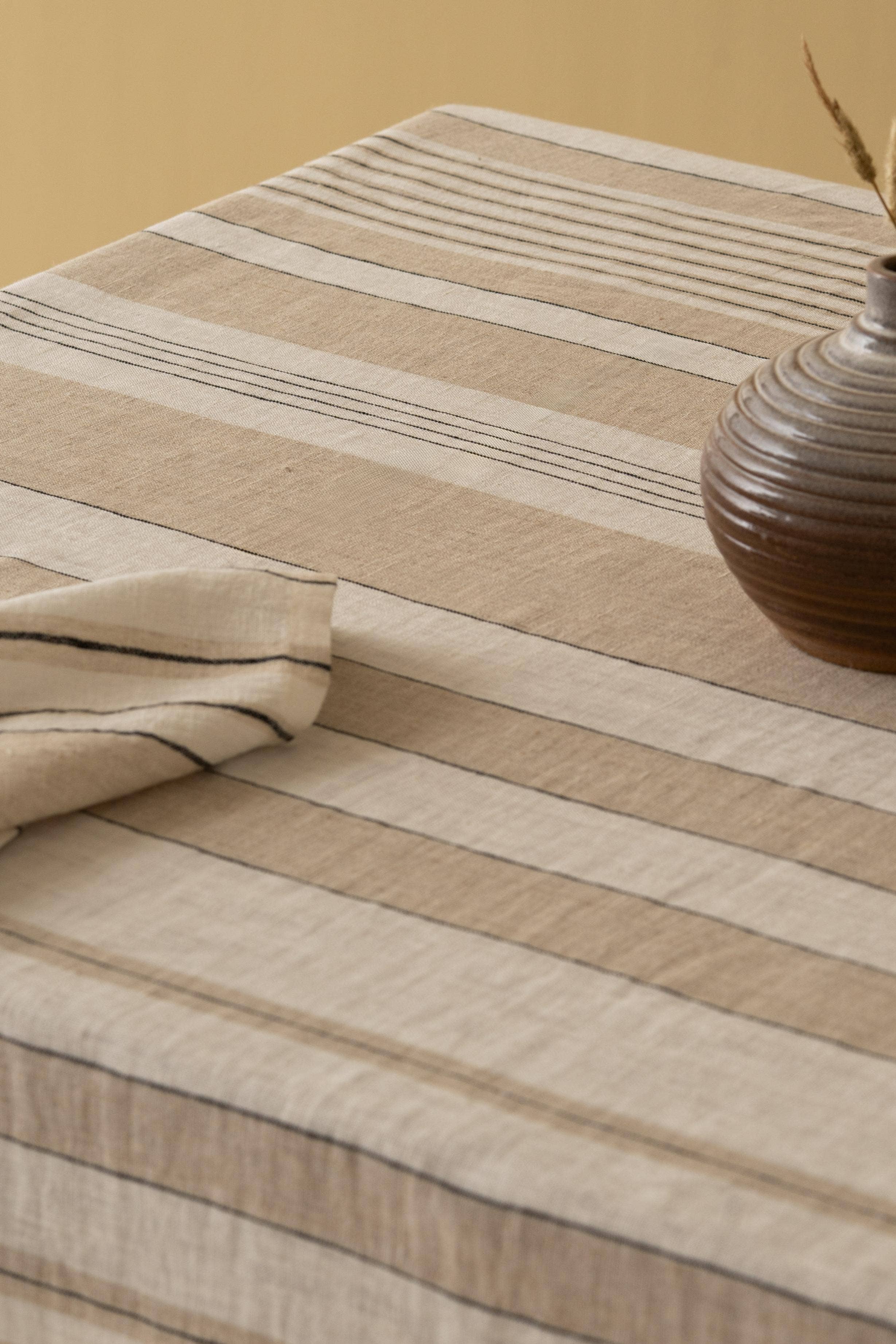 Kester Linen Tablecloth - Image 2